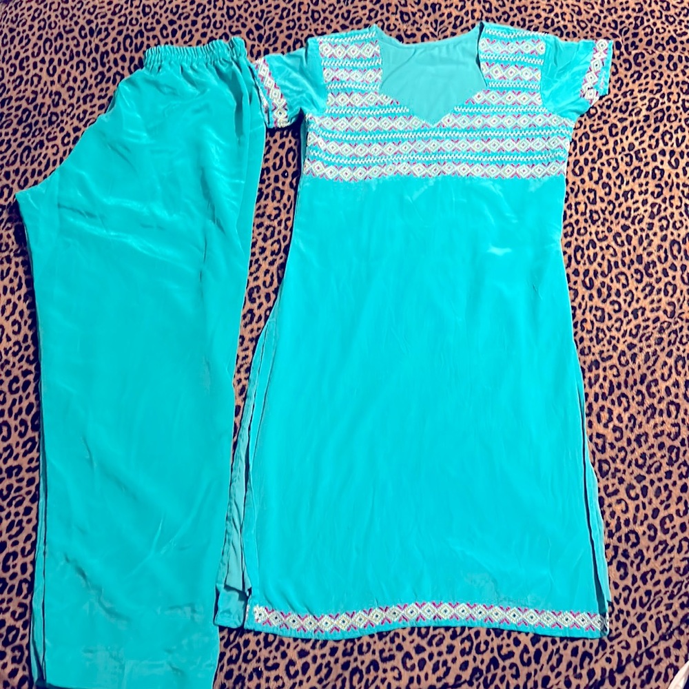 Salwar Kameez And Churidar TOP & BOTTOMS Teal size small